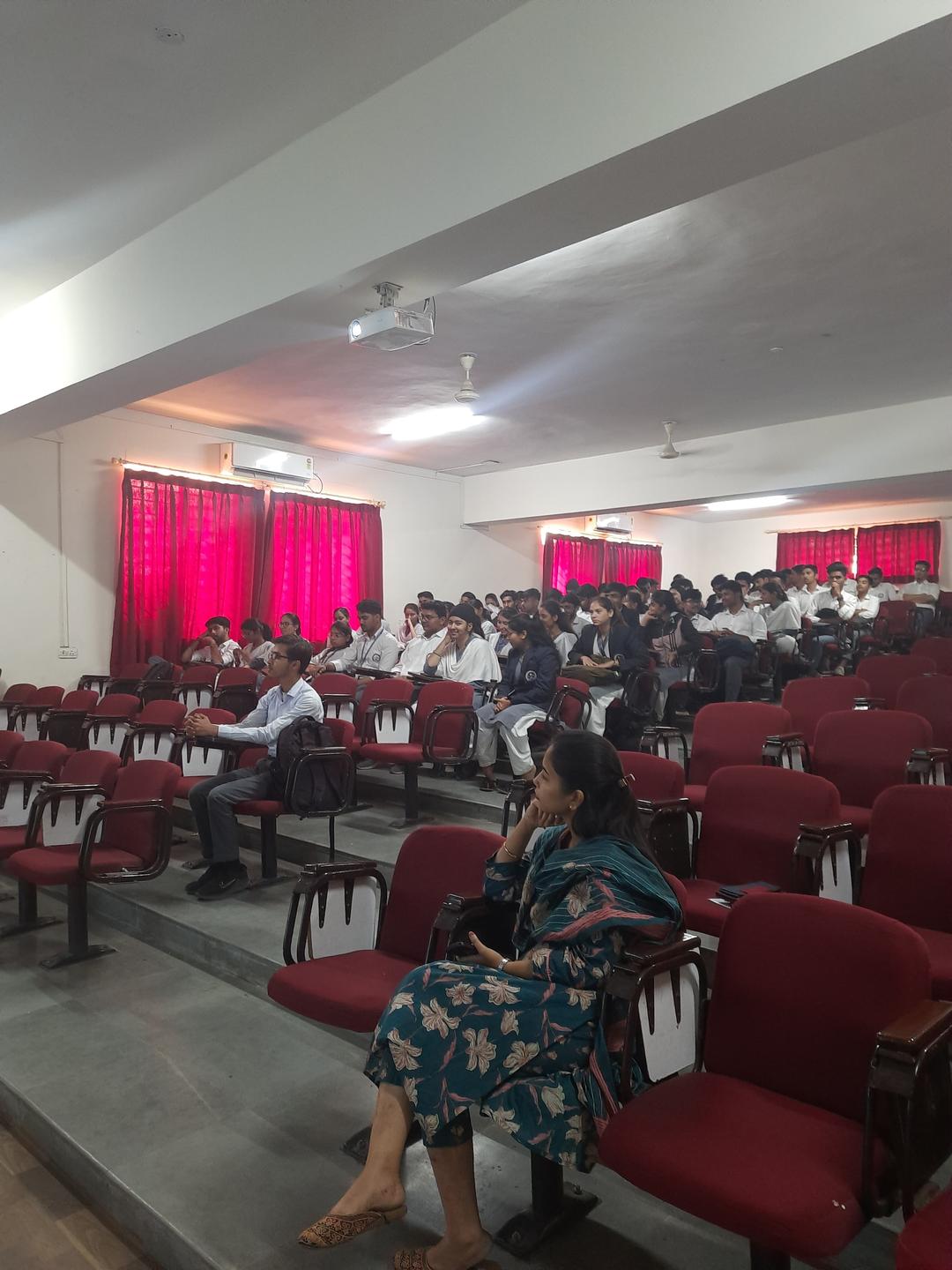 Chameli Devi College 10